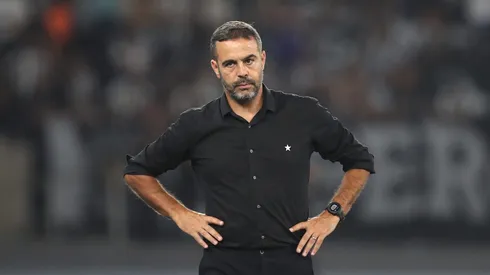 RIO DE JANEIRO, BRAZIL – OCTOBER 23: Artur Jorge, Head Coach of Botafogo looks on during the Copa CONMEBOL Libertadores 2024 Semi-final first leg match between Botafogo and Peñarol at Estadio Olímpico Nilton Santos on October 23, 2024 in Rio de Janeiro, Brazil. (Photo by Wagner Meier/Getty Images)