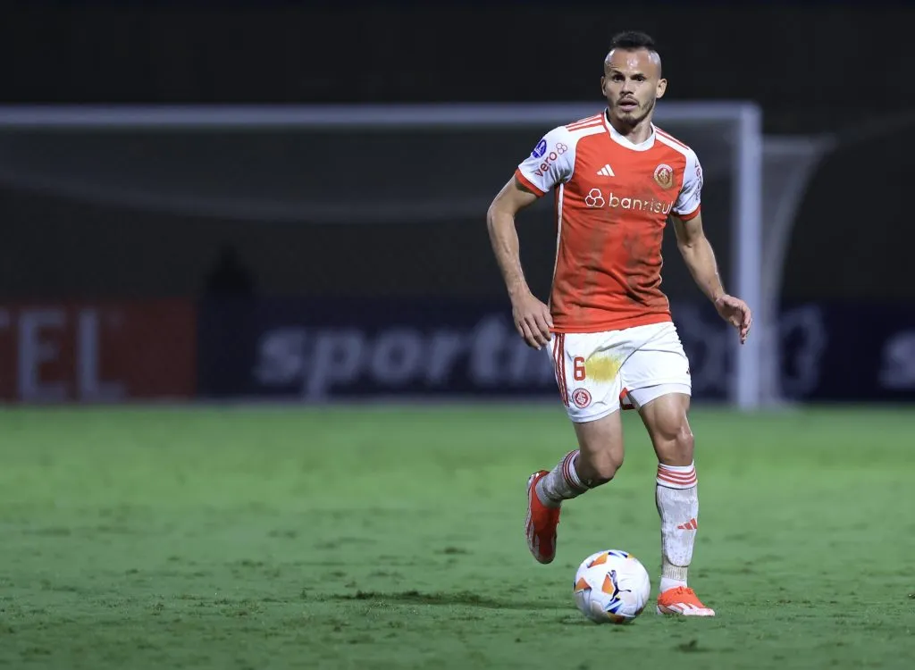 Renê durante partida contra o Belgrano pela Copa Sul-Americana 2024. Foto: Marcello Zambrana/AGIF