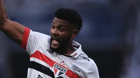 Sabino tem sondagem para deixar o São Paulo.