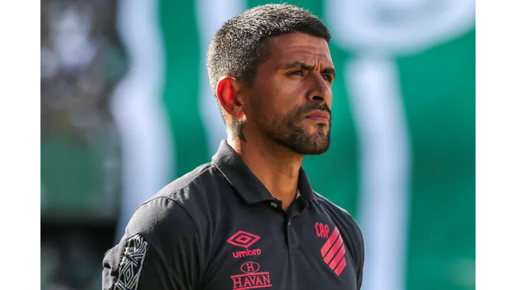 Lucho González, treinador do Athlético-PR