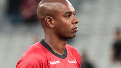 Fernandinho durante confronto contra o Operário no Campeonato Paranaense 2024.