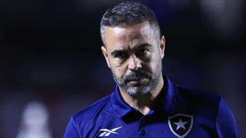 Artur Jorge técnico do Botafogo durante partida contra o São Paulo no estádio Morumbi pelo campeonato Brasileiro A 2024. Foto: Marcello Zambrana/AGIF