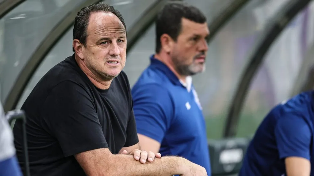 Bahia quer fechar com atacante de seleção (Imagem: Gilson Lobo/AGIF)