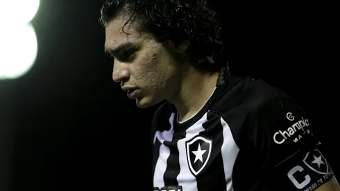 Matheus Nascimento durante confronto contra o Nova Iguaçu no Campeonato Carioca 2023.