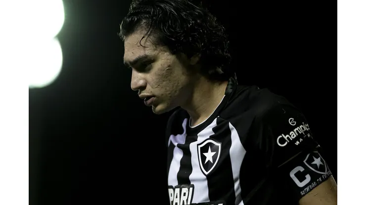 Matheus Nascimento durante confronto contra o Nova Iguaçu no Campeonato Carioca 2023.