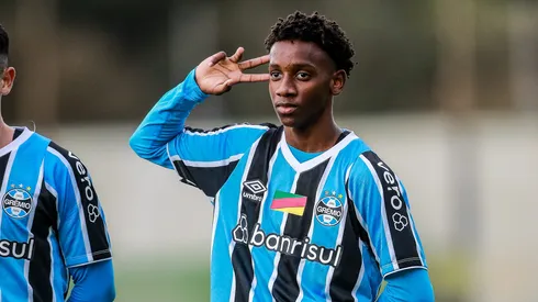 O jogador Gabriel Mec durante partida entre Grêmio x Cruzeiro pelo campeonato Brasileiro Sub-20 (Foto: Giancarlo Santorum/AGIF)