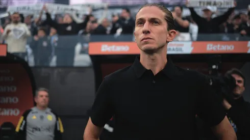 Filipe Luis, técnico do Flamengo, durante partida contra o Corinthians (Foto: Ettore Chiereguini/AGIF)