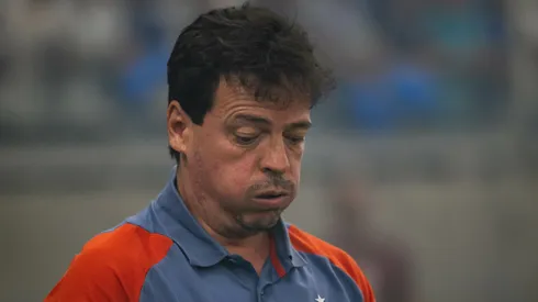 Fernando Diniz técnico do Cruzeiro durante partida contra o Lanús no estádio Mineirão pelo campeonato Copa Sul-Americana 2024. Foto: Fernando Moreno/AGIF