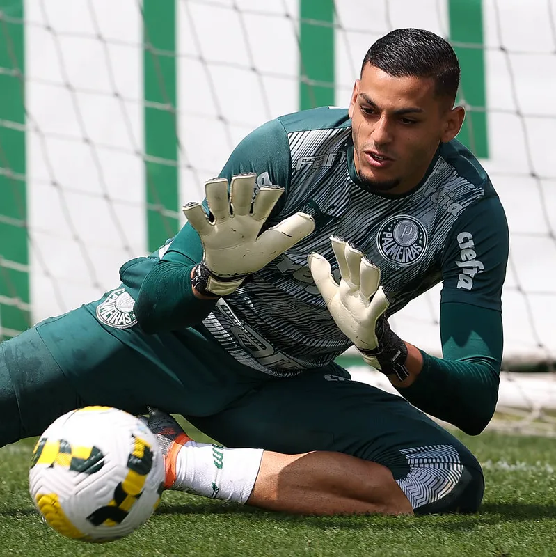 Goleiro Kaique, em treinamento na Academia de Futebol – Foto: Cesar Greco/PALMEIRAS