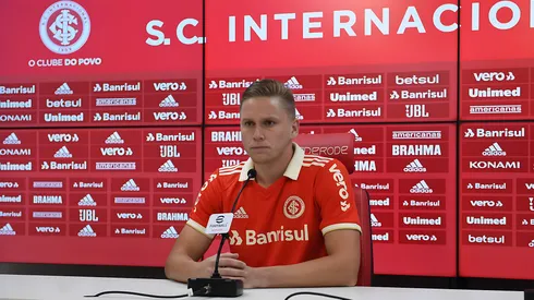 Alemão durante coletiva no CT do Internacional.