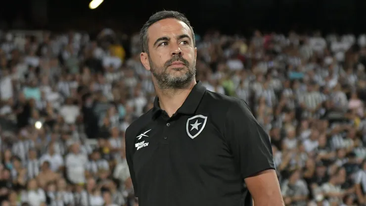 Artur Jorge, técnico do Botafogo, durante partida contra o Bahia, pelo Campeonato Brasileiro.