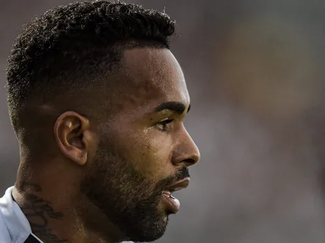 Notícia sobre Alex Teixeira agita tudo no Vasco