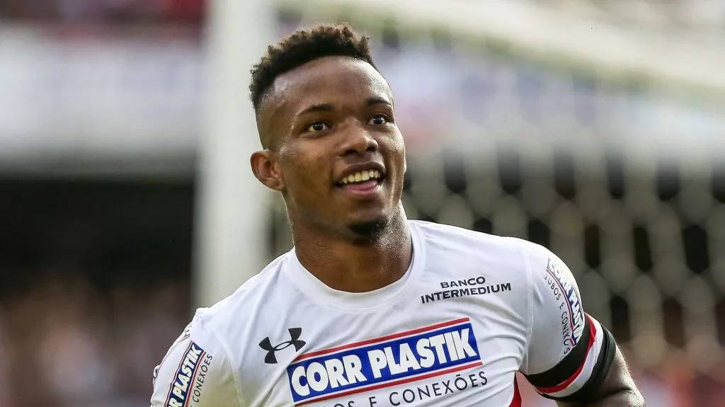 Thiago Mendes pode chegar em 2025 - Foto: Ale Cabral/AGIF.