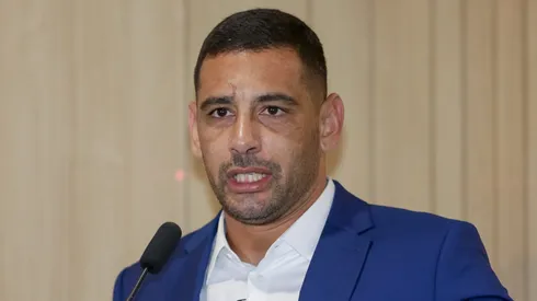Diego Souza aponta vencedor de Fluminense x Athletico.