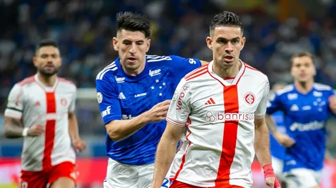 Borre jogador do Internacional durante partida contra o Cruzeiro no estadio Mineirao pelo campeonato Brasileiro A 2024.