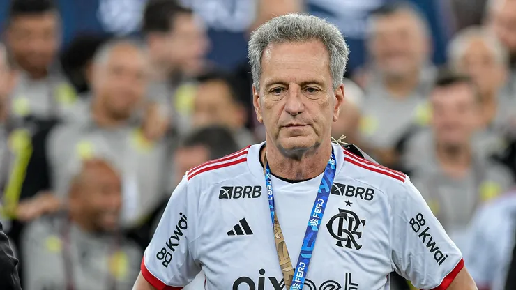 Rodolfo Landim presidente do Flamengo durante cerimônia de premiação ao final da partida contra o Nova Iguaçu no estádio Maracanã pela decisão do campeonato Carioca 2024. Foto: Thiago Ribeiro/AGIF