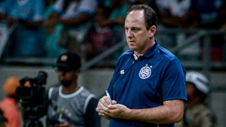 BA - SALVADOR - 05/10/2024 - BRASILEIRO A 2024, BAHIA X FLAMENGO - Rogerio Ceni tecnico do Bahia durante partida contra o Flamengo no estadio Arena Fonte Nova pelo campeonato Brasileiro A 2024. Foto: Jhony Pinho/AGIF