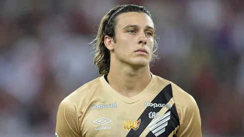 Canobbio, jogador do Athletico, durante partida contra o Flamengo, pelo Campeonato Brasileiro.