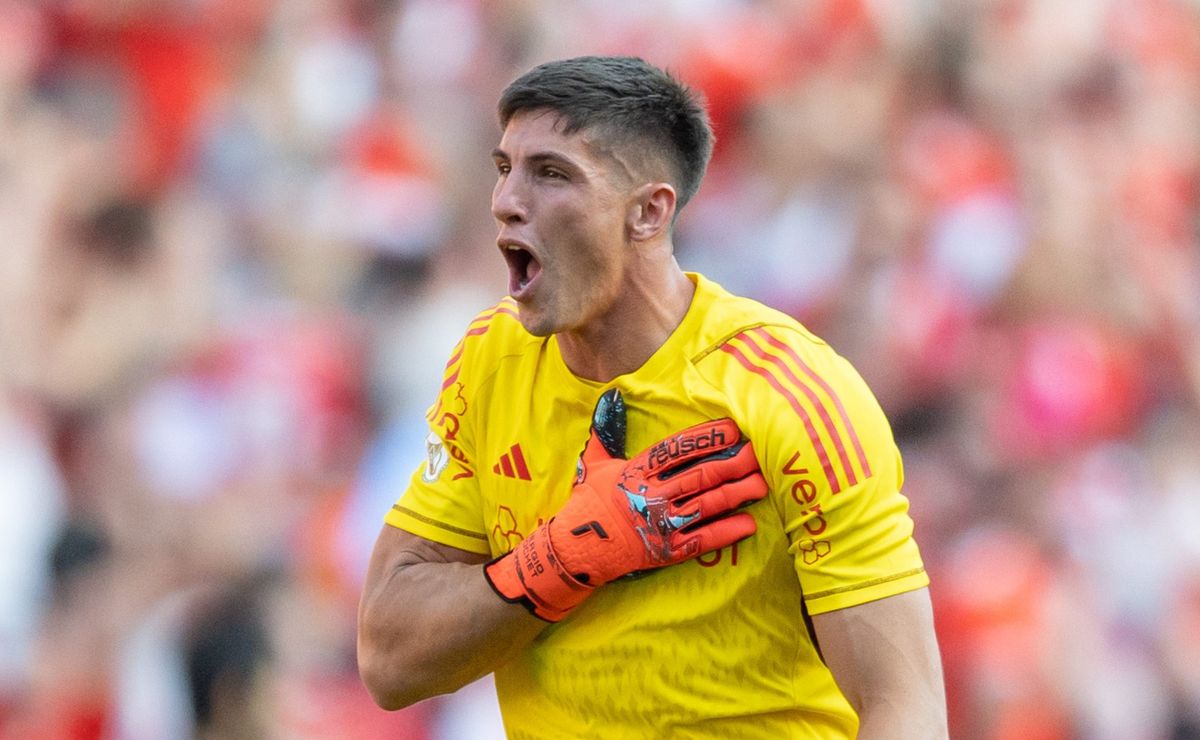 Rochet 'rasga' elogios para ídolo do Internacional: 