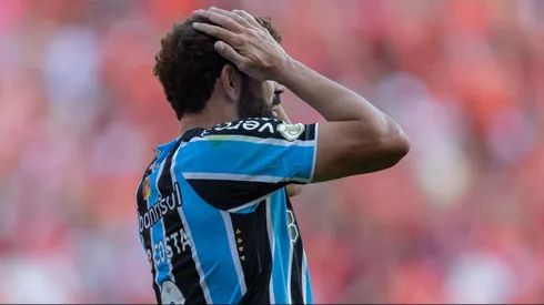 Diego Costa durante confronto contra o Internacional no Brasileirão 2024.