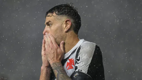 Vegetti durante confronto contra Atlético-MG na Copa do Brasil 2024.