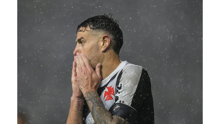 Vegetti durante confronto contra Atlético-MG na Copa do Brasil 2024.
