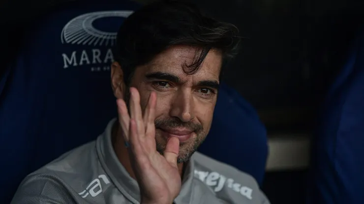 Abel Ferreira, técnico do Palmeiras, durante partida contra o Flamengo (Foto: Thiago Ribeiro/AGIF)