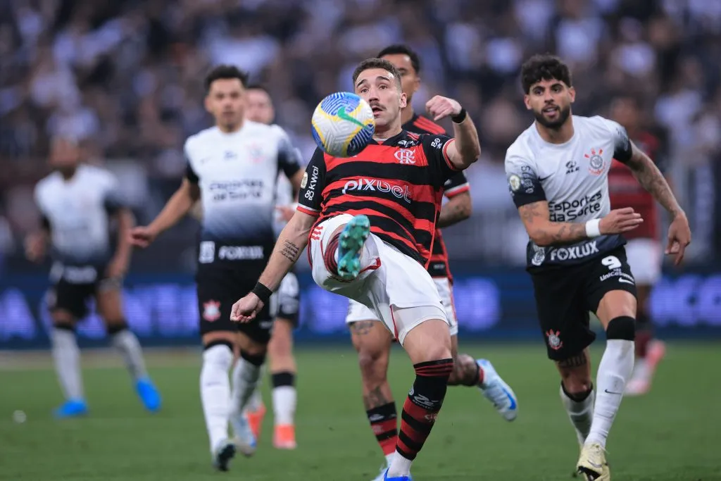 Léo Ortiz é um dos destaques do Flamengo na temporada. Foto: Ettore Chiereguini/AGIF