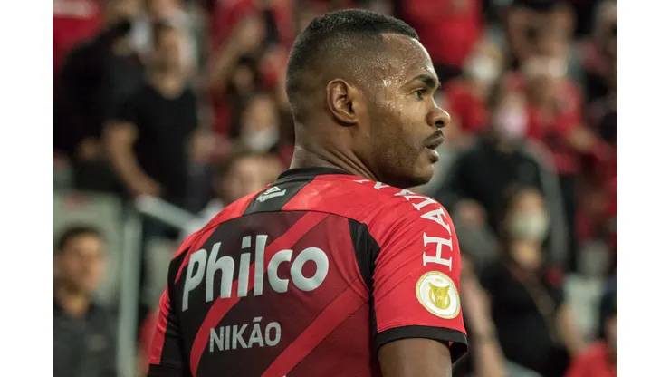 Nikão, jogador do Athlético-PR