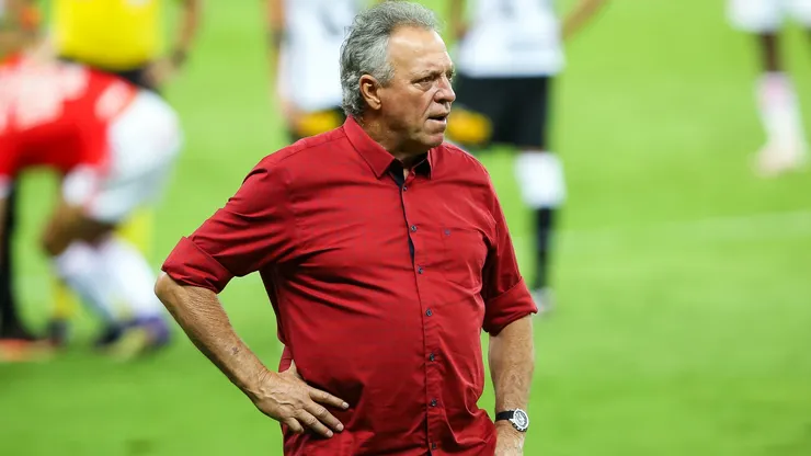 Abel Braga técnico do Internacional durante partida contra o Corinthians no estádio Beira-Rio pelo campeonato Brasileiro A 2020. Foto: Pedro H. Tesch/AGIF
