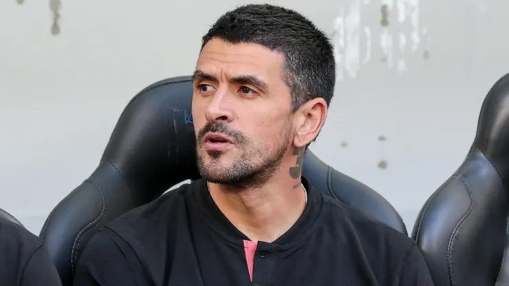 Lucho González técnico do Athletico-PR durante partida contra o Botafogo no estádio Arena da Baixada pelo campeonato Brasileiro A 2024. Foto: Robson Mafra/AGIF