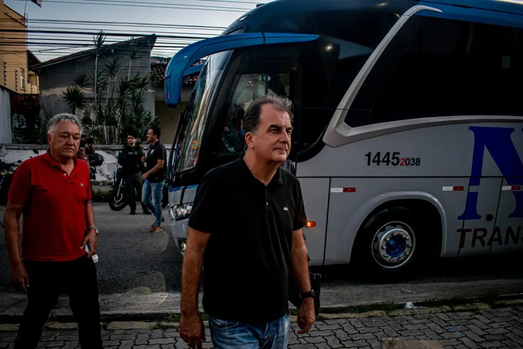 Fábio Mota chegando para partida do Vitória (Imagem: Divulgação/Vitória)
