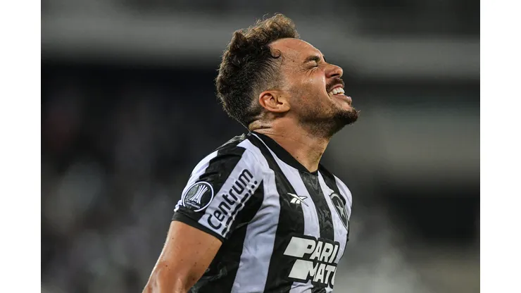 Eduardo comemorando gol contra o Universitario na Libertadores 2024.