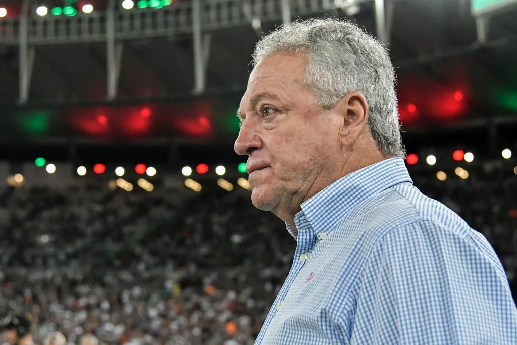 Foto: Thiago Ribeiro/AGIF – Abel Braga, no Fluminense, durante confronto contra o Internacional no Brasileirão 2022.