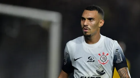 Matheuzinho jogador do Corinthians durante partida contra o Vasco no estadio Sao Januario pelo campeonato Brasileiro A 2024.