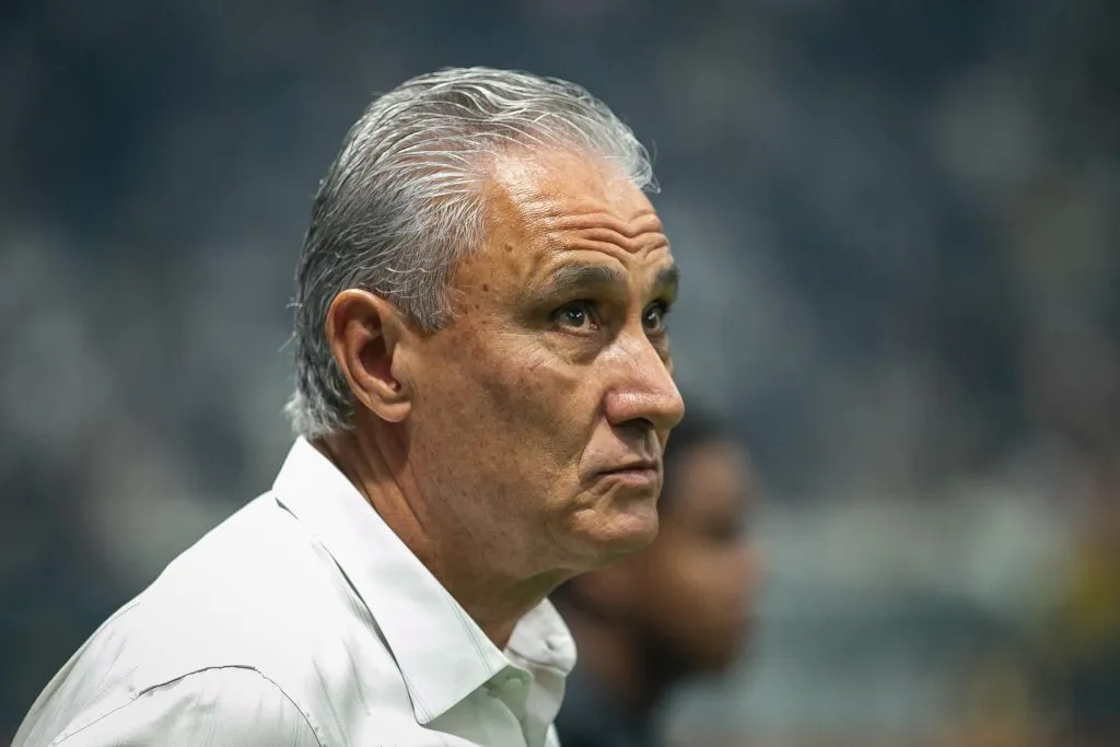 Tite tecnico do Flamengo durante partida contra o Atletico-MG no estadio Arena MRV pelo campeonato Brasileiro A 2024. Foto: Fernando Moreno/AGIF