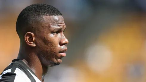Ribamar do Botafogo durante partida contra o Santos pelo Campeonato Brasileiro 2016 no Estadio do Pacaembu.