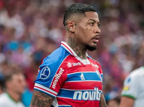 Marinho, do Fortaleza, é expulso e irrita-se em saída de campo