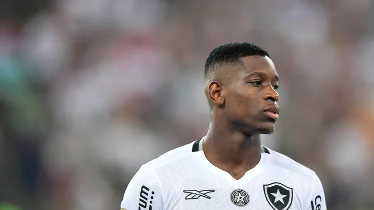 Luiz Henrique jogador do Botafogo durante partida contra o Fluminense no estádio Maracanã pelo campeonato Brasileiro A 2024. Foto: Thiago Ribeiro/AGIF