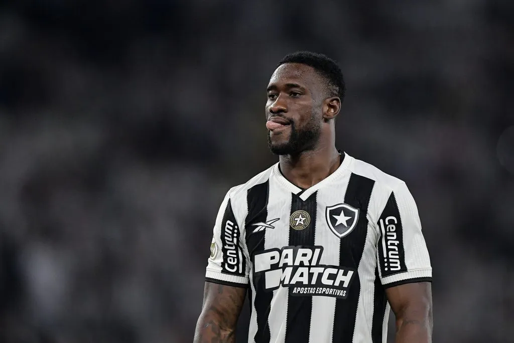 Bastos deve ser poupado contra o Criciúma – Foto: Thiago Ribeiro/AGIF.