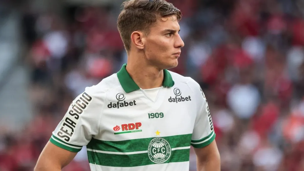 Natanael em partida pelo Coritiba. Foto: Robson Mafra/AGIF