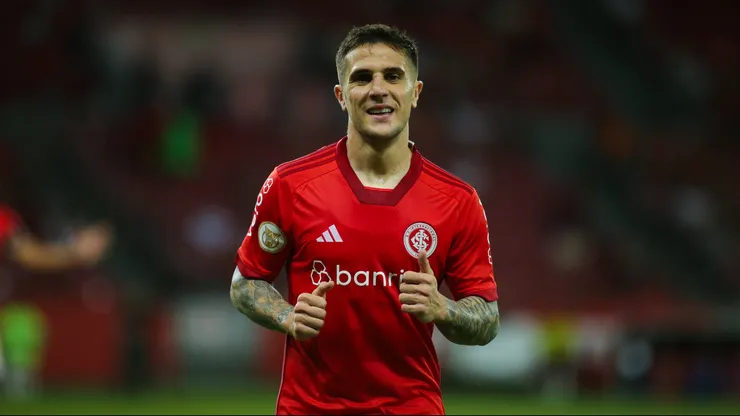 Fabricio Bustos, jogador do Internacional, durante partida contra o RB Bragantino, pelo Campeonato Brasileiro de 2023.