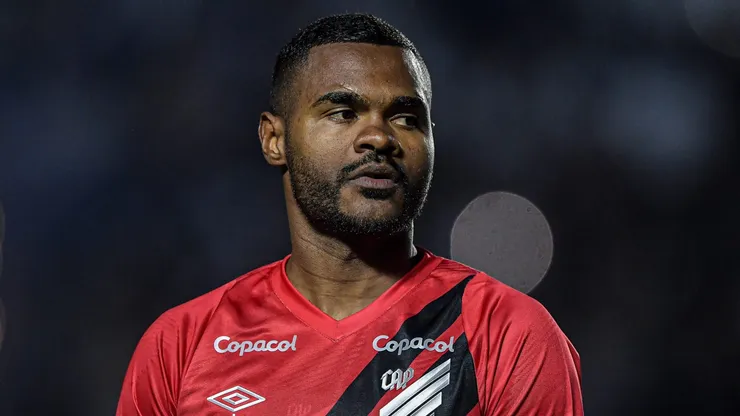 Nikão, jogador do Athletico, durante partida contra o Vasco, pelo Campeonato Brasileiro.