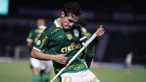 Raphael Veiga, jogador do Palmeiras, durante partida contra o Atletico-MG, pelo Campeonato Brasileiro.
