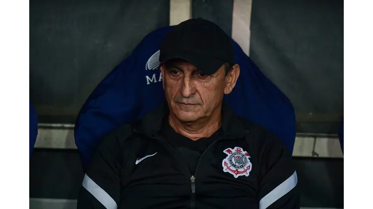 Ramón Díaz durante confronto contra o Flamengo na partida de ida da semifinal da Copa do Brasil 2024.