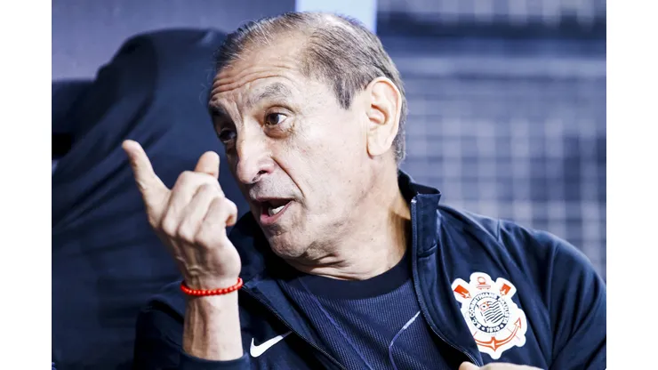 Ramón Díaz durante confronto contra o Fortaleza na Sul-Americana 2024.