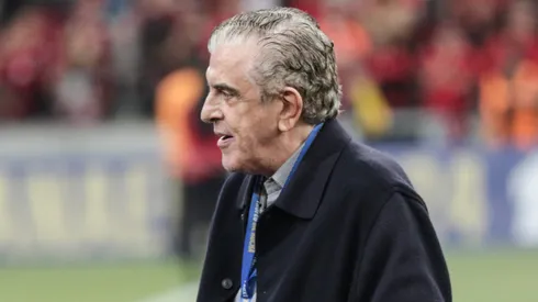 Mário Celso Petraglia, presidente do Athletico-PR, durante cerimônia de premiação na decisao do Campeonato Paranaense 2024.