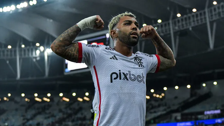 Gabigol, jogador do Flamengo, comemora seu gol contra o Vasco, pelo Campeonato Brasileiro.