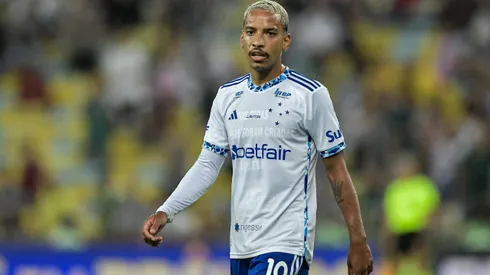 Matheus Pereira durante confronto contra o Fluminense no Brasileirão 2024.