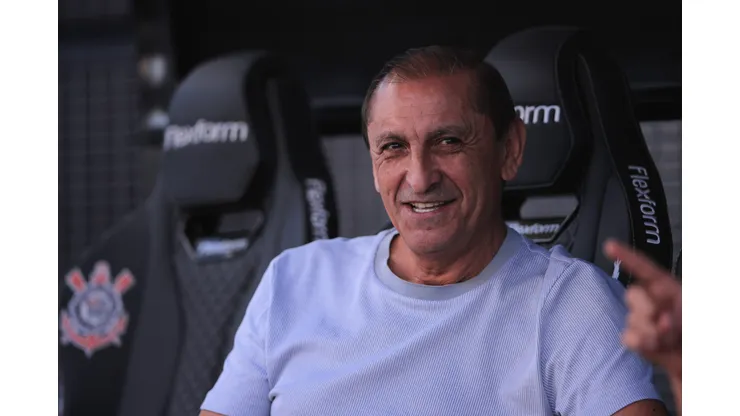 Ramón Díaz durante confronto contra o Juventude no Campeonato Brasileiro de 2024. Foto: Ettore Chiereguini/AGIF